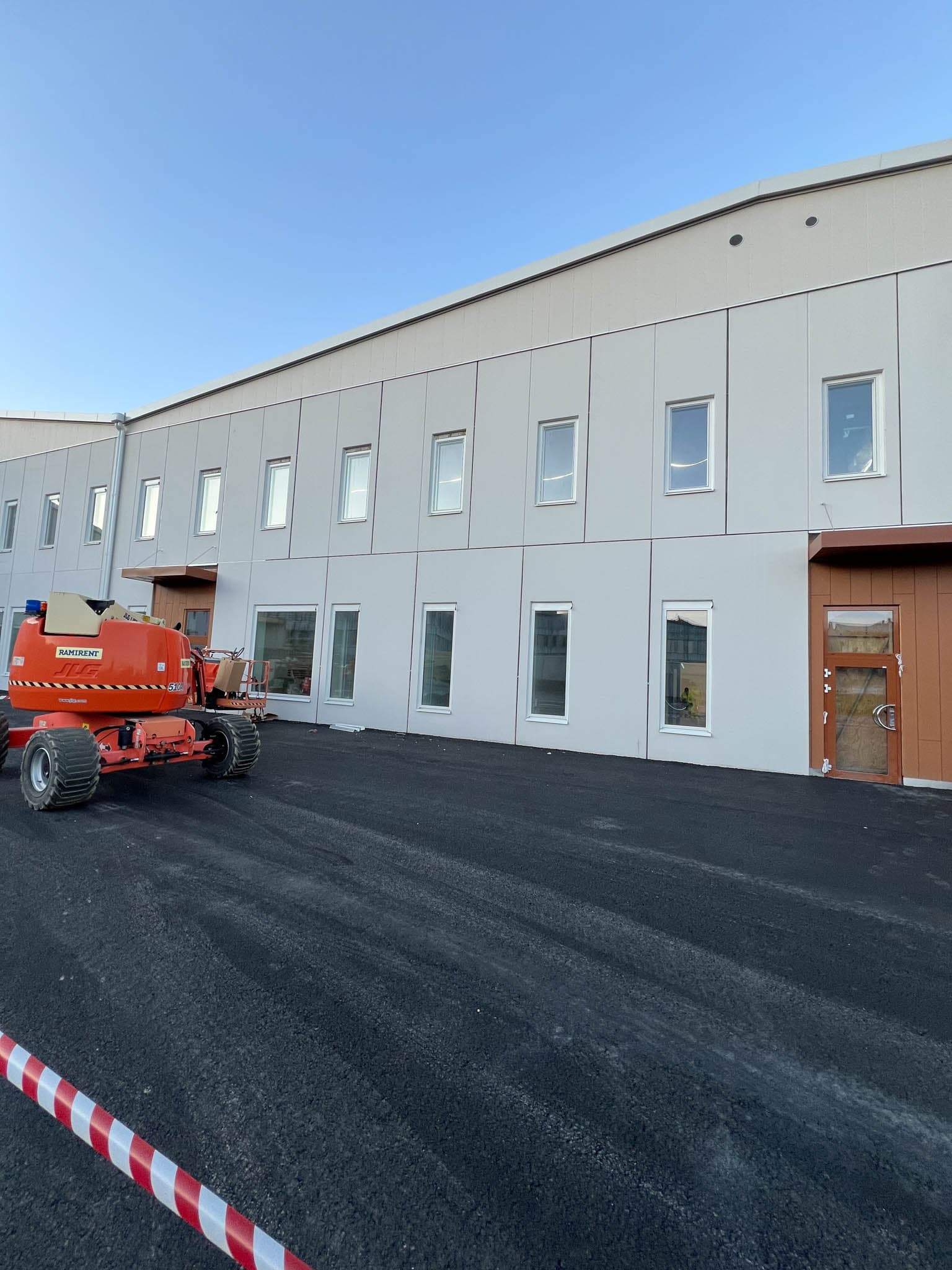 Professionell fasadfogning och tätningsarbete - skydd mot fukt och värmeläckage